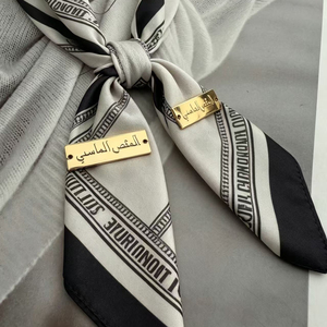 Étiquettes de marque en métal personnalisées en alliage, gravées, lavables, de haute qualité, pour vêtements, sacs et tissus - Product Image 4