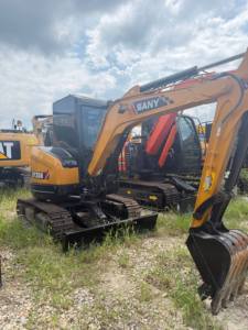 Miniexcavadora Nueva de 35U y 3.5 Toneladas, con Cabina Cerrada y Hoja de Desnivele para Movimiento de Tierras en Jardines de Pequeña Escala - Product Image 3