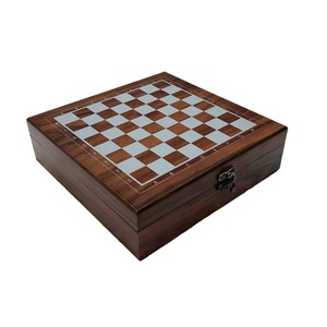 <span class=keywords><strong>Jeu</strong></span> d'échecs en bois 4-en-1 <span class=keywords><strong>Jeu</strong></span> de société éducatif multifonctionnel Jouet d'échecs et de cartes Fabricant Vente en gros directe - Product Image 4