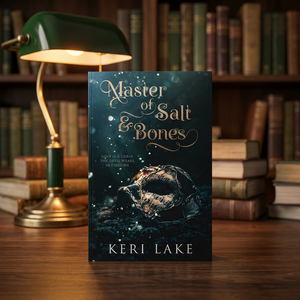 Maîtresse du sel et des os par Julie Belfield, livre anglais en édition brochée, best-seller de la catégorie romance sombre et fiction mystère - Product Image 1