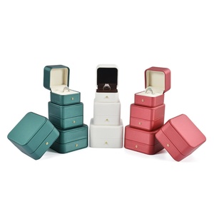 Boîte à bijoux en cuir PU velours de haute qualité avec logo personnalisé, forme ovale et rectangulaire moderne avec insert, style personnalisé - Product Image 6