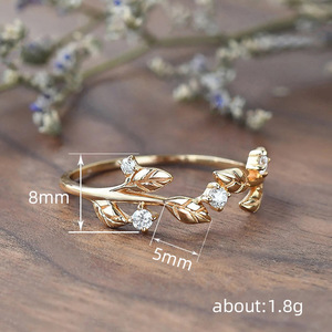 Anello Floreale a Spirale per Donne, Elegante Gioiello da Dito in Stile Giardino - Product Image 5