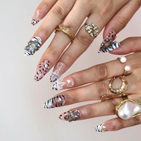 Offre Spéciale – Faux Ongles Amande Mi-Longs en Acrylique Rose Imprimé Léopard Zèbre 3D avec Strass et Fleurs Transparentes pour une Fille Tendance et Élégante