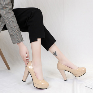 Nuove <span class=keywords><strong>scarpe</strong></span> <span class=keywords><strong>Nude</strong></span> con <span class=keywords><strong>tacco</strong></span> alto <span class=keywords><strong>Nude</strong></span> <span class=keywords><strong>scarpe</strong></span> da sposa da donna con <span class=keywords><strong>tacco</strong></span> spesso - Product Image 4