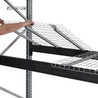 Plancher métallique sur mesure entièrement soudé à canaux évasés en cascade pour rayonnages d'entrepôt