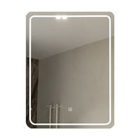 Miroir rectangulaire intelligent moderne de haute qualité à prix abordable avec éclairage LED et fonction anti-buée pour salle de bain et lavabo