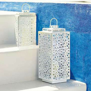 Linterna de vela de metal hecha a mano única del fabricante con diseño elegante para decoración del hogar Navidad y uso en bodas - Product Image 1