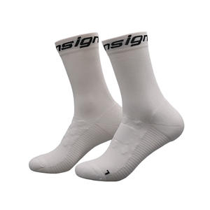 Nouvellement conçu hommes femmes chaussettes de cyclisme en plein air course alpinisme Logos chaussettes personnalisées pour l'absorption de la sueur respirabilité - Product Image 2