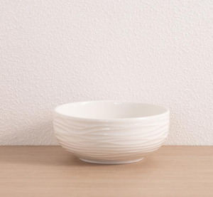 Nouvel ensemble de vaisselle en porcelaine fine blanche, assiettes, bols, tasses et soucoupes à bord ondulé texturé, pour cuisine moderne, hôtels et restaurants, vente en gros - Product Image 3
