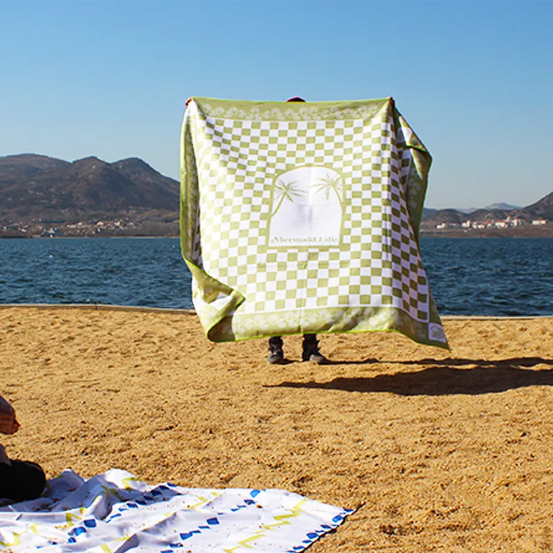 Flasche recycelte Waffel Promotion Günstigerer Preis Mikro faser bedrucktes Strand tuch Custom Design Sand freies Strand tuch