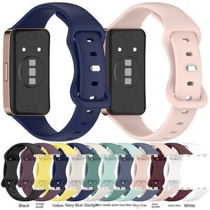 สายนาฬิกาซิลิโคนขายส่งจากโรงงานสำหรับ Huawei Band 8/9 พร้อมหัวเข็มขัดแบบแปดเหลี่ยม สายนาฬิกาสำรอง - Product Image 2