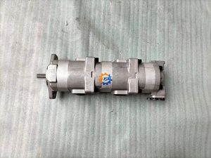 อะไหล่แท้ OEM สำหรับรถขุด PC60-3 PC60U-3 ปั๊มหลัก ปั๊มเกียร์ ปั๊มไพล็อต 705-56-24080 - Product Image 2