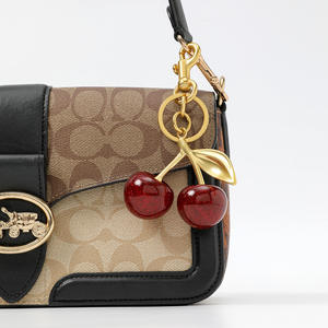 Exquis de haute qualité cristal cerise sac accessoires femmes mignon en alliage de métal pendentif porte-clés sac à main pendentif - Product Image 2