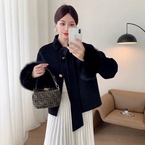 Elegante <span class=keywords><strong>Cappotto</strong></span> Invernale Slim da Maternità in Lana per Donna <span class=keywords><strong>con</strong></span> Collo a O, Bottoni Coperti, Morbida <span class=keywords><strong>Pelliccia</strong></span> di Volpe, Polsini Larghi e Tessuto Double Face - Product Image 4