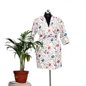 Nuevo Kimono de Seda Vintage con Parches Kantha, Reciclado, Transpirable, Largo hasta la Rodilla, con Cinturón para Mujer - Product Image 1