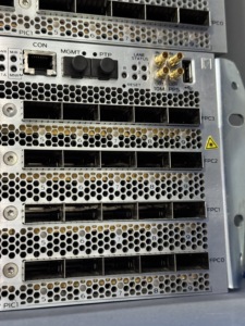 PTX10003-160C Gigabit Network <b>POE</b> <b>Switch</b> JNP10003-160C-CHAS/JNP10003-160C/PTX10003-80C 100GE/400GE Internet <b>Switch</b> - Product Image 5