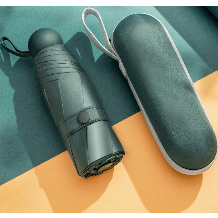 สีเขียวเข้ม