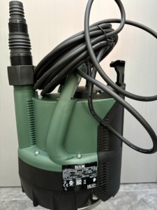 Pompe submersible DABpump Verty Nova pour drainage de piscine, transfert d'eau de pluie, pompe à eaux usées portable pour usage domestique - Product Image 1