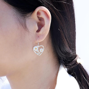 Boucles d'oreilles pendantes Cœur Marguerite pour Femme, Style Floral Élégant Forêt, Bijoux d'oreille Tendance Quotidienne - Product Image 4