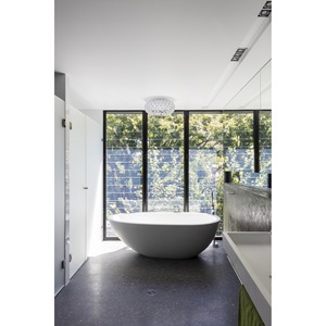 Villa moderna con estructura de acero ligero para uso hotelero con exterior de madera y paredes de vidrio - Product Image 2