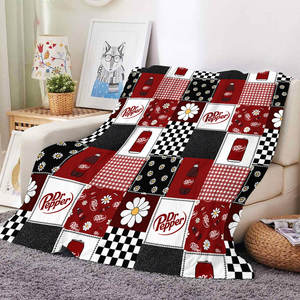 Couverture Polaire Douce en Flanelle à Motif Floral Cerise Coquette, Motif Canette de Boisson Gazeuse Dr.Peppered, pour Canapé et Lit - Product Image 1