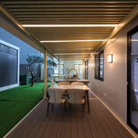 Maison Modulaire Préfabriquée Personnalisée avec Cabine de Jardin, Terrasse Extérieure, Écran d'Intimité à Persiennes et Grande Fenêtre pour Studio de Jardin