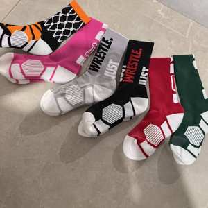 Chaussettes de sport pour hommes en liquidation, chaussettes de compression épaisses rouges, chaussettes d'élite pour hommes pour le basketball, vente en gros - Product Image 2