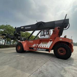 Manipulador de Contenedores Usado de 45 Toneladas, Apilador de Alcance Fantuzzi CS45KM de Segunda Mano, Máquina de Manipulación de Contenedores Pesados de Alta Calidad - Product Image 1