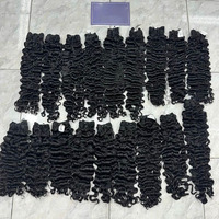 Vente en gros, vendeurs de cheveux cambodgiens alignés avec des cuticules vierges, paquet de cheveux humains bouclés vietnamiens non traités, tissage naturel