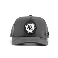 Casquette de baseball personnalisée de performance sportive, 5 panneaux, 100% polyester, logo en caoutchouc PVC, imperméable, découpée au laser, perforée, courbée