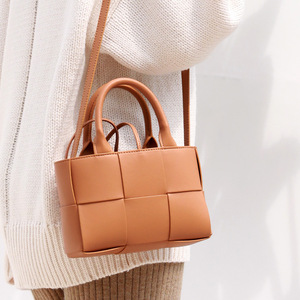 Bolso Tote Cuadrado Original 2023, de Gran Capacidad, para Mujer, de Cuero Tejido, Abierto, Simple, para el Día a Día, de Dos Capas - Product Image 1