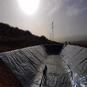 Geomembrane hdpe 1.5 מ "מ gm13 סטנדרטי 0.5 מ" מ שחור hdpe אניה סכר geomembrane לחקלאות ימית - Product Image 5