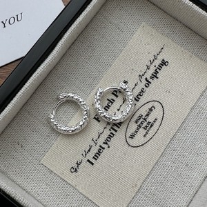 Pendientes de aro texturizados de plata de ley S925, moda Simple coreana japonesa, diseño geométrico, piedras de circón inspiradas en nicho INS - Product Image 1