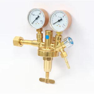 Régulateur d'oxygène ZINSER allemand, vanne de réduction de pression modèle européen, manomètre d'oxygène italien, manomètre d'acétylène, manomètre suisse. - Product Image 1