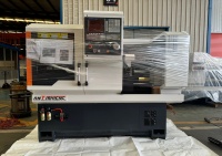 Machine de tournage CNC pour composants métalliques automobiles, arbres, moyeux, brides et pièces rotatives de précision – Fabricant