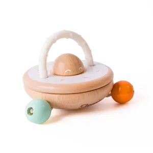 Sıcak satış klasik dünya ahşap çocuk eğitici oyuncaklar küçük UFO bebek el çıngırak 6 ay +