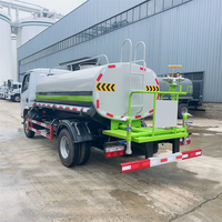 Bon marché Prix 5m ³ 5000L 4x2 4x4 diesel Réservoir d'eau Arroseur Camion Pulvérisation d'eau Véhicule Chariot d'arrosage à vendre