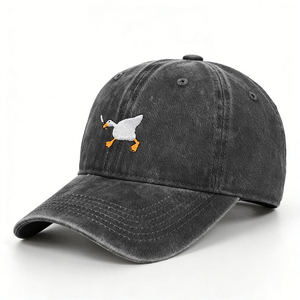 Nuovo Cappellino da Baseball a 6 Pannelli in Cotone con Fibbia in Rame Dorato, Design 'Biting Knife White Goose', Trendy e Versatile per Uomo e Donna - Product Image 3