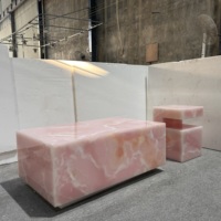 Table basse et table d'appoint à plusieurs niveaux en marbre onyx rose de luxe, ensemble de meubles de salon en pierre naturelle translucide