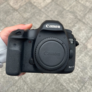 Cámara 5D Mark III 90% Nueva, 22MP, Full Frame, Cámara <span class=keywords><strong>de</strong></span> Fotografía Profesional - Product Image 1