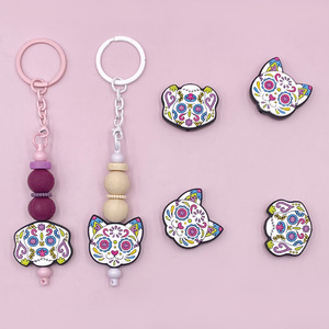 Llavero de silicona con dibujos animados de gatos y perros, con cuentas de epoxi y mosquetón, portátil, para niños y adultos, ideal como regalo o recuerdo de fiesta. - Product Image 4