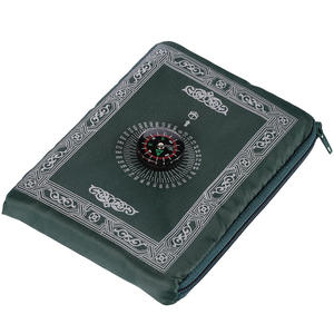 <span class=keywords><strong>Tapis</strong></span> de Prière Musulman Portable Imperméable avec Motif <span class=keywords><strong>Boussole</strong></span>, Cadeau Décoratif Islamique pour l'Aïd, Sac de Rangement Zippé de Poche – Lot de 10 - Product Image 6