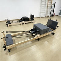 Lit de Pilates pliable en chêne et érable, appareil d'entraînement professionnel portable en alliage d'aluminium pour le yoga et le renforcement musculaire, idéal pour les entraîneurs personnels
