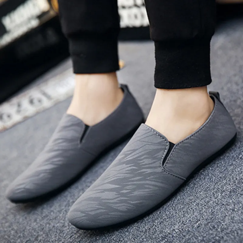 저렴한 가격 2022 한국어 버전 통기성 유행 플랫 새로운 신발 캐주얼 소프트 하단 미끄럼 낮은 탑 남성 사무실 신발