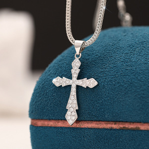 Collana con Ciondolo Geometrico per Donne, Gioielli Minimalisti alla Moda - Product Image 2