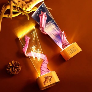 Il trofeo con Base di luce LED in cristallo personalizzato con Base a LED in legno per la stampa a colori MH-J595 del trofeo - Product Image 3