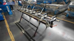 Máy uốn tay thủ công, máy uốn tôn bằng tay dùng cho việc uốn tôn và làm viền mái - Product Image 4