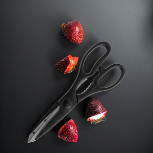 مقص مطبخ خفيف الوزن وصديق للبيئة من غاروين بشفرة حادة جداً 4 بوصات مصنوع من الفولاذ المقاوم للصدأ طويل الأمد مع مقبض مريح من البلاستيك ABS - Product Image 3