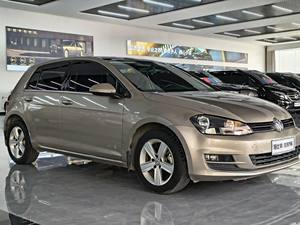 Volkswagen <span class=keywords><strong>Golf</strong></span> 230 <span class=keywords><strong>TSI</strong></span> <span class=keywords><strong>GT</strong></span> Edition 2016, <span class=keywords><strong>5</strong></span> portes, automatique, DSG, transmission intégrale, pneus R18, sièges en tissu, caméra de recul, voitures d'occasion à vendre - Product Image 3