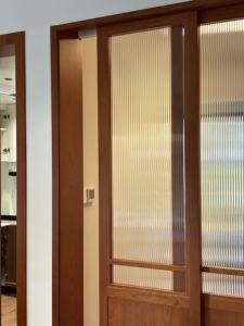 Portes en <span class=keywords><strong>bois</strong></span> de cerisier de style japonais Wabi-Sabi : intérieur, coulissantes, en verre, chambre à coucher. - Product Image 4